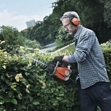 Husqvarna hækkeklipper benzin