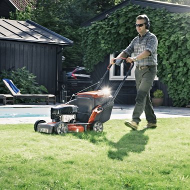 Husqvarna plæneklipper benzin