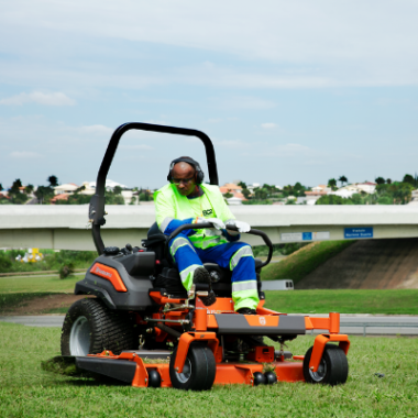 Zero-turn plæneklipper